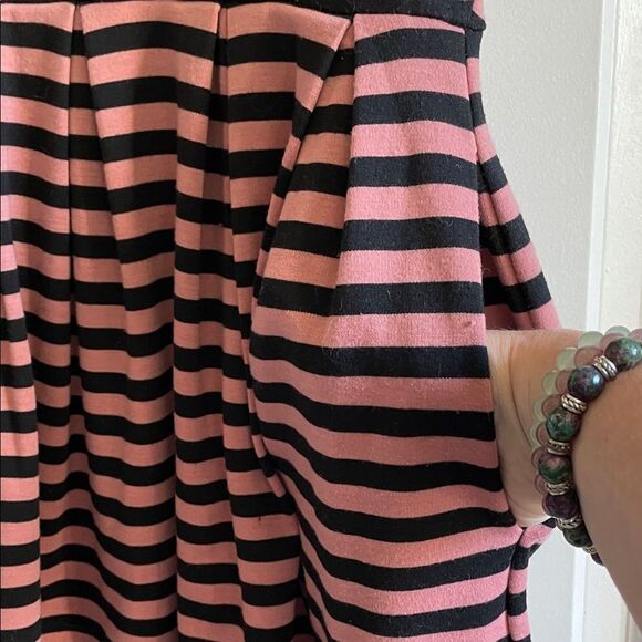 2for$20 LuLaRoe Amelia Black and Pink Striped Dress pockets zip, small - Picture 3 of 9